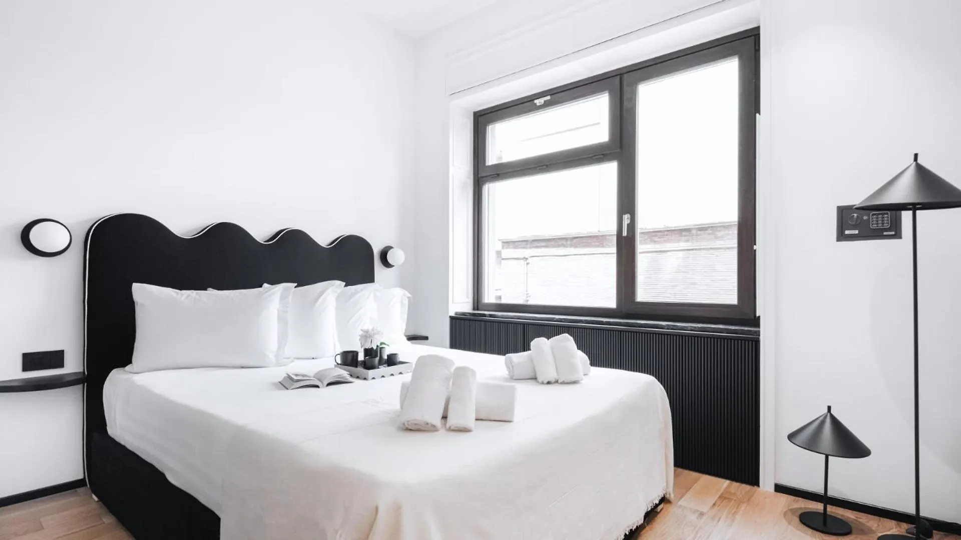 Easylife-Raffinato Appartamento A Passi Dal Duomo Milano 0*,  Italien