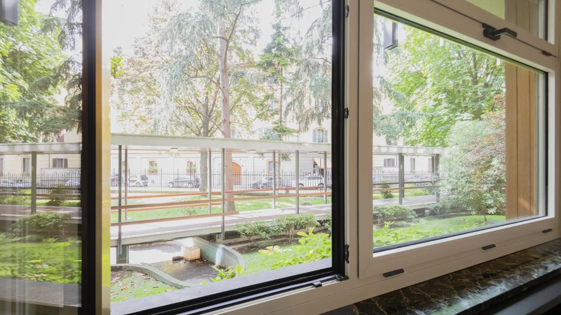 Lägenhet Easylife-Raffinato Appartamento A Passi Dal Duomo Milano
